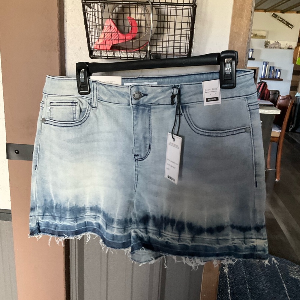 Judy Blue Light Blue Tie-Dye Frayed Hem Jean Shorts